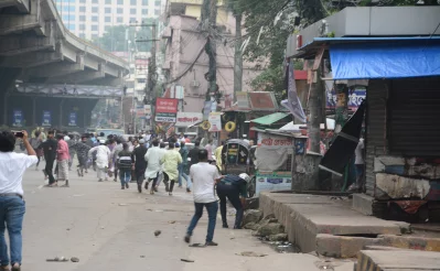 Police disperse followers of Delawar Hossain Sayedee as they attempt to hold funeral prayers in front of Almas Cinema Hall in Chittagong on Tuesday, August 15, 2023. Photo: Dhaka Tribune