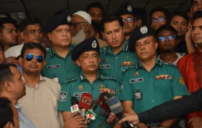 DMP Commissioner Khandaker Golam Faruq talks with the reporters after leaving Bangabandhu Sheikh Mujib Medical University in Dhaka on Tuesday, September 12, 2023. Photo: Bangla Tribune