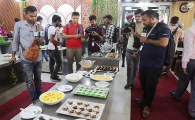 The Bangladesh Food Safety Authority conducts a raid on the buffet restaurant RedCliff, located in Dhaka`s Dhanmondi area on Tuesday, September 12, 2023. Photo: Mehedi Hasan/ Dhaka Tribune
