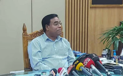 Election Commission Secretary Jahangir Alam answers questions from journalists at his office in the Nirbachan Bhaban on Wednesday, September 20, 2023. Photo: Bangla Tribune