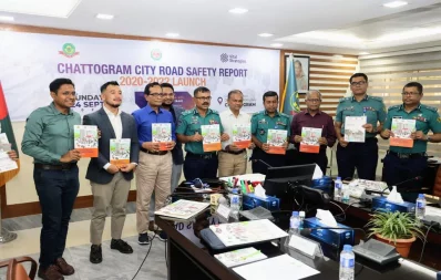 Chittagong Metropolitan Police (CMP) and Chittagong City Corporation (CCC) stakeholders present first ever road safety report in Chittagong on Sunday, September 24, 2023. Photo: Courtesy