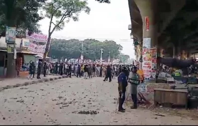 Two Awami League factions clash in Rangpur&rsquo;s Mithapukur upazila on Friday, September 29, 2023. Photo: Dhaka Tribune