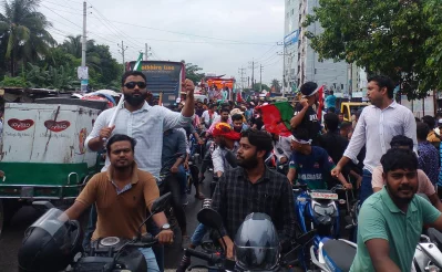 BNP leaders and activists are seen participating in the road march and engaging in processions, in Faridpur on Tuesday, October 3, 2023. Photo: Dhaka Tribune