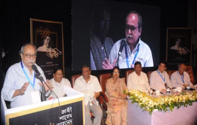 Historian Dr Muntassir Mamoon addresses at a program organized by the Kazi Shahid Ahmed Memorial Council at Jessore Shilpakala Academy on Monday, October 9, 2023. Photo: Dhaka Tribune