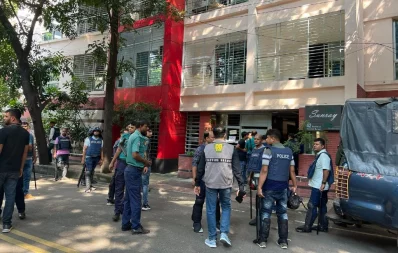 Police cordon off BNP Standing Committee Member Amir Khasru Mahmud Chowdhury`s residence on Sunday, October 29, 2023. Photo: Dhaka Tribune