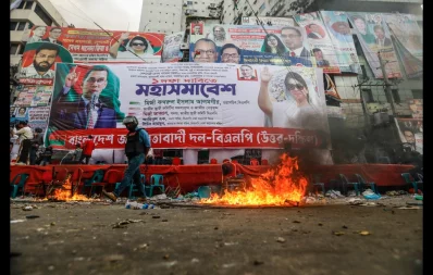 Picture shows a police officer at the BNP`s Naya Paltan rally area after the party men fled from the spot on Saturday, October 28, 2023. Photo: Mahmud Hossain Opu/Dhaka Tribune
