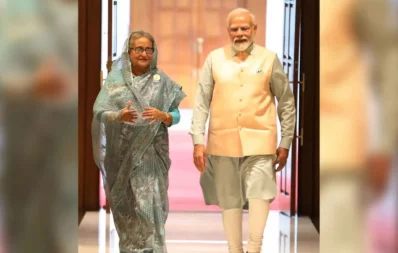 Indian Prime Minister Narendra Modi extends his greetings to Prime Minister Sheikh Hasina at his residence in New Delhi on Friday, September 8, 2023. Photo: PMO