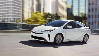 2021-Toyota-Prius-on-the-highway