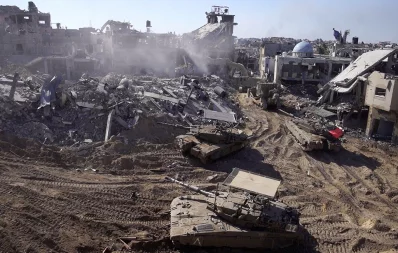 Israeli tanks operate at a location in Gaza, amid the conflict between Israel and Hamas, on November 23, 2023. Photo: Reuters
