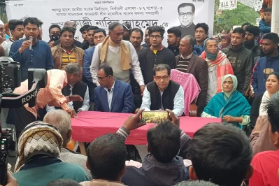 Member of Parliament (MP) from Jessore-3 constituency Kazi Nabil Ahmed addresses a street rally in Jessore on Wednesday, December 27, 2023. Photo: Dhaka Tribune