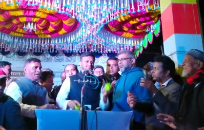 The image shows cricket star Shakib Al Hasan speaking at a rally in Faridpur on January 2, 2024. Photo: Bangla Tribune