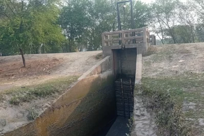 A sluice gate is kept closed  to prevent saline water from entering the canals and water bodies in Dakop Upazila of Khulna. Photo: Dhaka Tribune