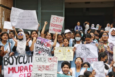 Viqarunnisa Noon School and College students protest against sexual harassment in Lalbagh, Dhaka on Sunday, February 25, 2024. Photo: Ahadul Karim Khan/Dhaka Tribune