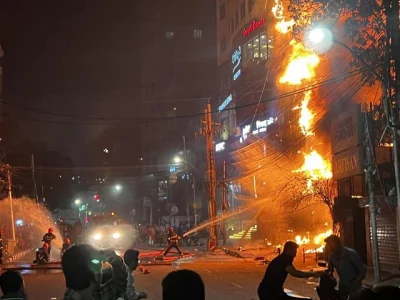 A fire breaks out at a restaurant in Bailey Road in Dhaka on Thursday night, February 29, 2024. Photo: Bangla Tribune