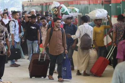 Residents of Dhaka on Wednesday started leaving the capital by train with advance tickets, April 3, 2024 Photo: Mahmud Hossain Opu/Dhaka Tribune
