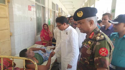 State Minister for Information and Technology Zunaid Ahmed Palak visits the attacked chairman candidate of Natore&rsquo;s Singra Upazila at Rajshahi Medical College Hospital (RMCH) on Friday, April 19, 2024. Photo: Dhaka Tribune
