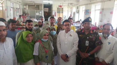 State Minister for Information and Technology Zunaid Ahmed Palak visits the attacked chairman candidate of Natore&rsquo;s Singra Upazila at Rajshahi Medical College Hospital (RMCH) on Friday, April 19, 2024. Photo: Dhaka Tribune