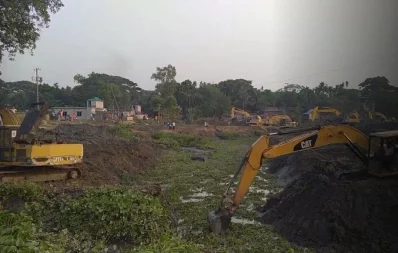 Degrading work is ongoing at the Sowai River in Mymensingh on Saturday, April 20, 2024. Photo: Dhaka Tribune