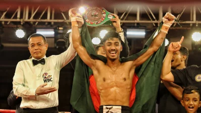 Utshob celebrates after beating India&rsquo;s Mazhar Hussain in Saturday&rsquo;s bout at the Beximco Xcel Boxing Championship 3.0 at Hotel InterContinental Dhaka Photo: Ahadul Karim Khan/Dhaka Tribune