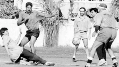 Shah Rukh seen playing football alongside Kapil Dev and Sohail Khan. Photo: Collected