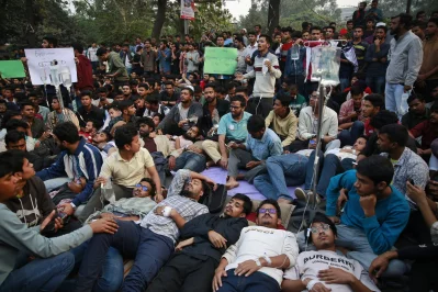 JnU students demand include campus handover, temporary housing, and 70% housing allowance. Photo: Mehedi Hasan/ Dhaka Tribune