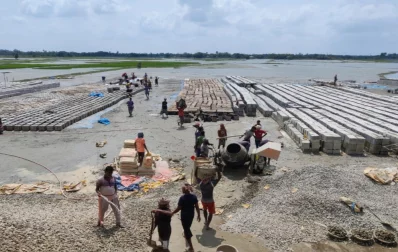A project of Bangladesh Water Development Board (BWDB) in Khulna. Photo: Dhaka Tribune
