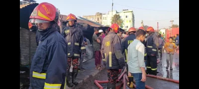 Seven units of Fire Service working to extinguish the fire at jute warehouse in Tongi, Gazipur on Friday, February 14, 2025. Photo: Dhaka Tribune