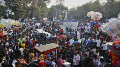 A massive crowd of readers and visitors was observed at the Amar Ekushey Boi Mela on Friday, February 21, 2025. Photo: Mehedi Hasan/Dhaka Tribune