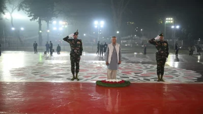 The chief adviser of the interim government, Professor Muhammad Yunus, paid solemn tribute to the Language Movement martyrs by placing wreaths at the Central Shaheed Minar. Photo: CA Press Wing
