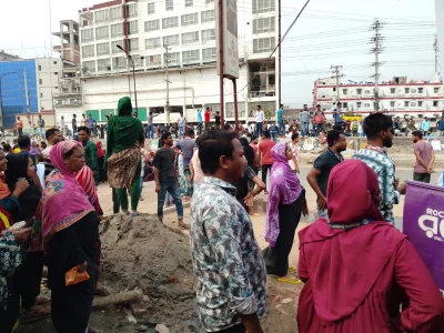 Workers of Dynamic Sweater Industries Limited, located in the Ulail area of Savar, initiate a demonstration by obstructing the Dhaka-Aricha highway on Monday, March 3, 2025. Photo: Dhaka Tribune