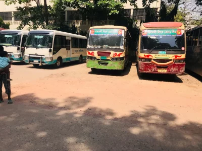 JnU students detain 10 buses in protest against assault on peer. Photo: Dhaka Tribune