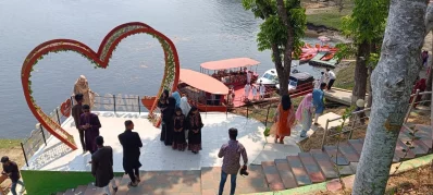 Rangamati flourishes with tourists during the nine day Eid holiday. Photo: Dhaka Tribune