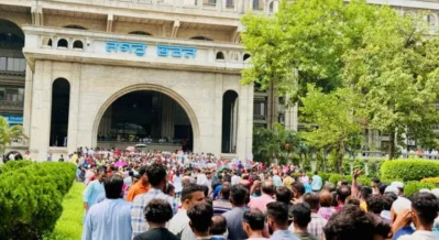 Protesters claim Ishraque Hossain as legitimate mayor according to court’s verdict and Election Commission’s gazette. Photo: Bangla Tribune