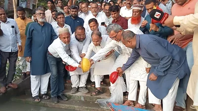 Advocate Abdus Salam Azad is attending a fish release and discussion event in Bhawal Mirzapur on Tuesday evening, August 19, 2025, after which he and other leaders are releasing thousands of fish fry into the Turag River. Photo: Dhaka Tribune