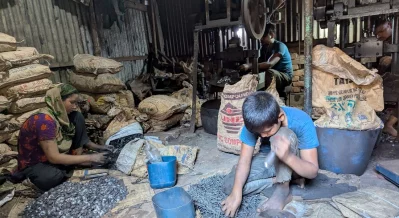 Children working in factories of Jinjira. Photo: Dhaka Tribune