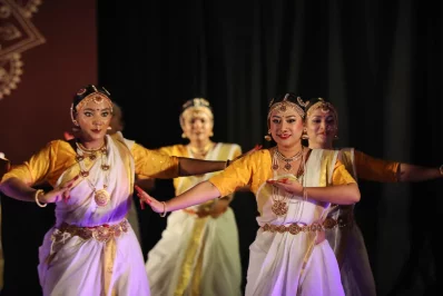 Navapallava 2 — A Bharatanatyam recital by adult beginner students. Photo: Mehedi Hasan