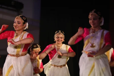 Navapallava 2 — A Bharatanatyam recital by adult beginner students. Photo: Mehedi Hasan
