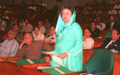 File: Bangladeshi Prime Minister Khaleda Zia  called for an end to political chaos during her brief address to parliament in Dhaka March 26, 1996 after the house passed a landmark constitutional bill to hold future election under a neutral government.  Photo: AFP