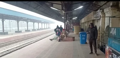 Roads and streets are deserted due to the severe cold at Dinajpur, on January 3, 2026. Photo: Dhaka Tribune