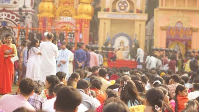 Saraswati Puja begins with offerings at 76 pavilions at DU Jagannath Hall. Photo: Samsuddoza Nabab/Dhaka Tribune