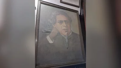 Left in the shadows: An oil portrait of JC Bose gathers dust at the JC Bose Complex. Photo: Dhaka Tribune/Collected