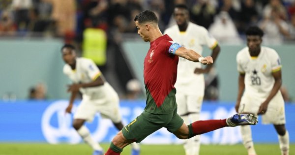 Ronaldo makes World Cup history, Portugal beats Ghana 3-2