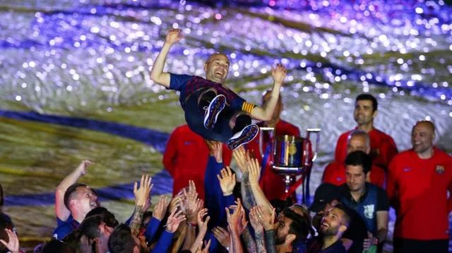 VIDEO: Xavi Hernandez makes his final Camp Nou exit with tears in