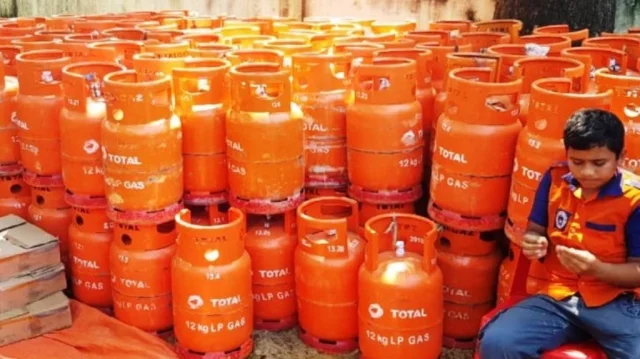 12kg LPG cylinder price slashed by Tk244