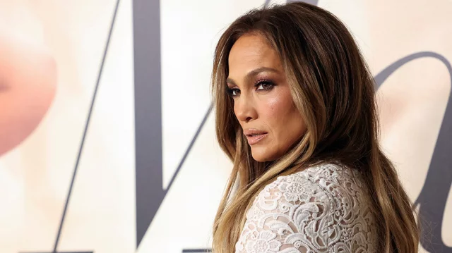 Jennifer Lopezning sorayotgan surati