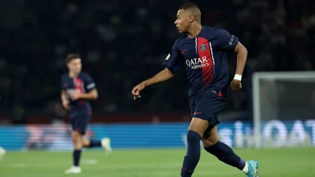 Paris Saint Germain 4-0 Marseille: Kylian Mbappe injured as PSG