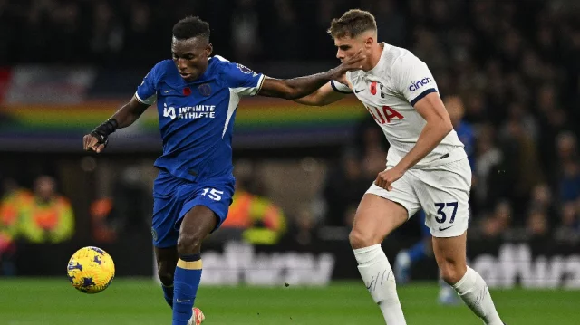 Nine-man Spurs miss out on top spot in chaotic 4-1 loss to Chelsea