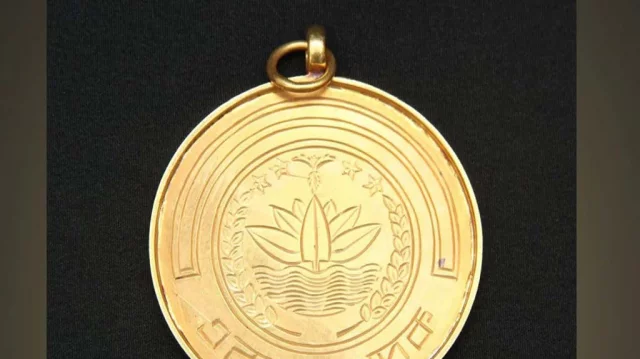 Mushuk porno oynaydi