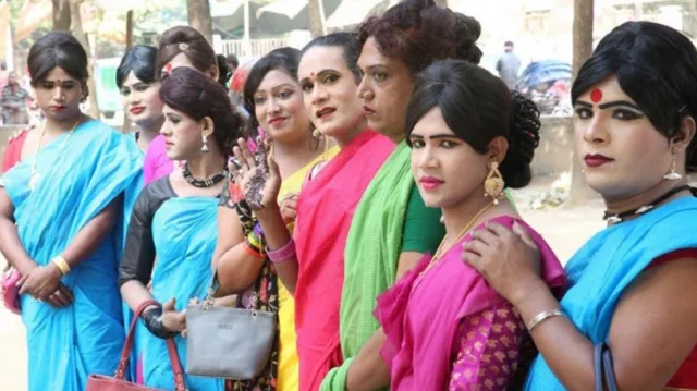 Guruh jinsiy aloqa uchun sinonim Dom2 jinsiy aloqani korsatadi