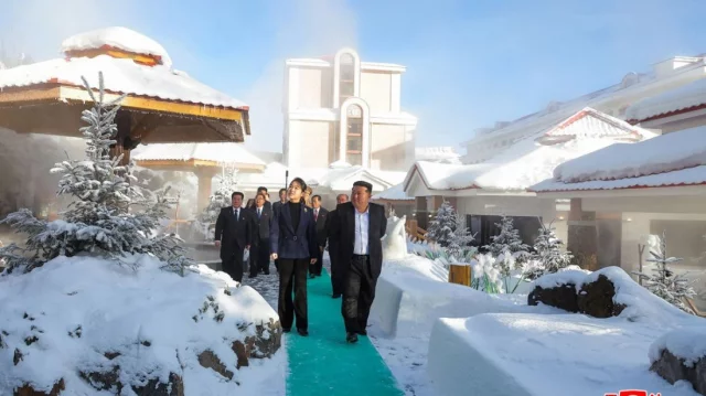 North Korea's Kim Jong Un, daughter open luxury resort